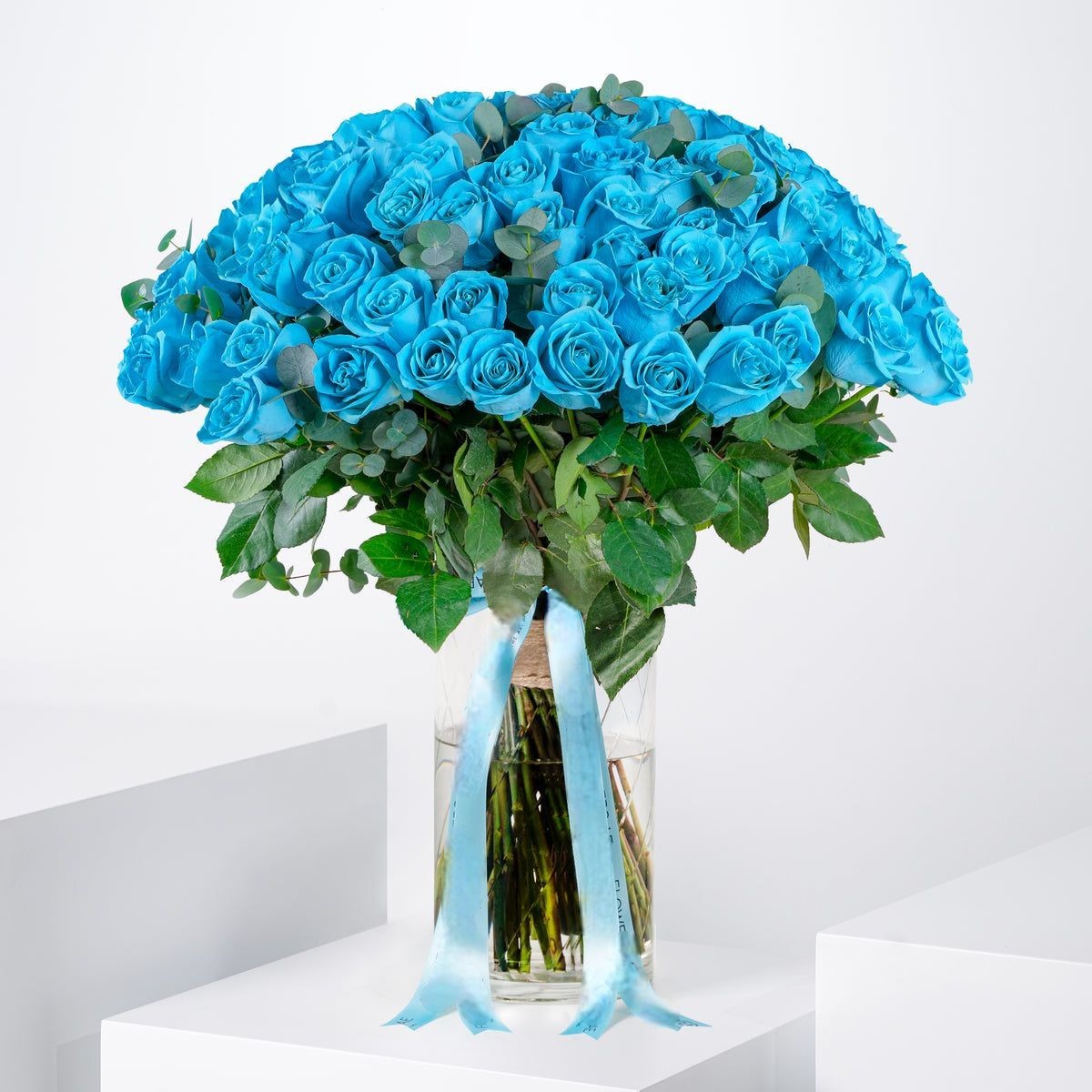 100 Tiffany Roses Vase